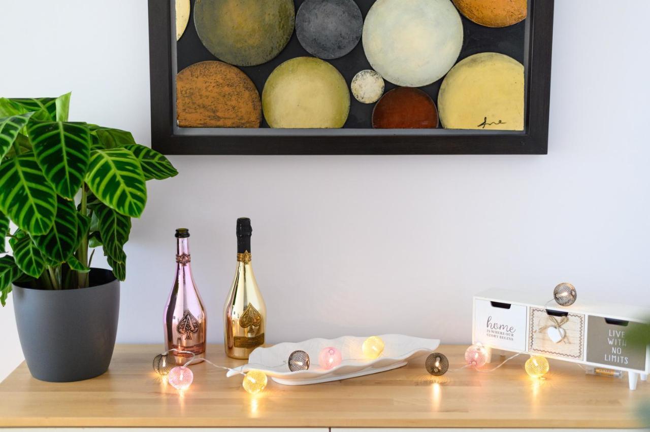 North Artistique - Aviatiei Apartment Bucureşti Ngoại thất bức ảnh